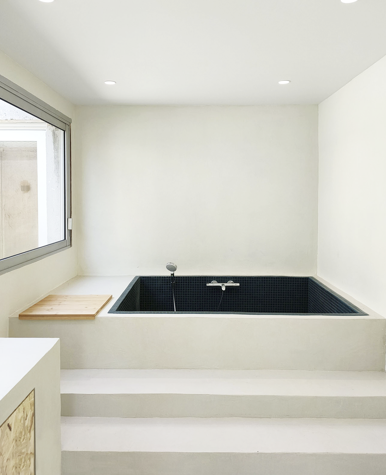 Salle de Bain, création d'une baignoire japonisante Aix-En-Provence Salle de Bain, création d'une baignoire japonisante Aix-En-Provence
